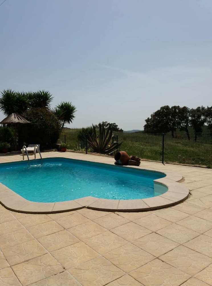 Serra do Caldeir o Private Pool Villa