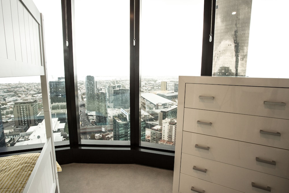 ReadySet Apartments on Southbank Boulevard