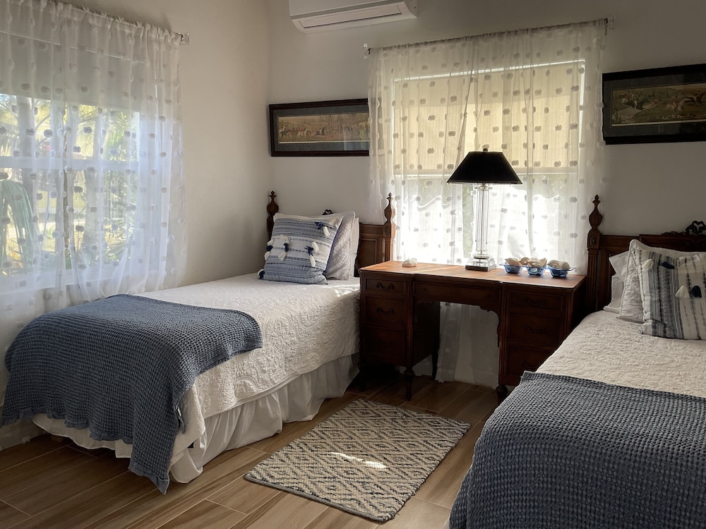 Blue Love Point 5 Bedroom Home view 5
