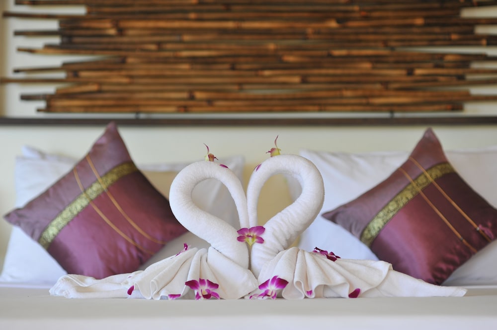 Idyllic Samui Beach Villa Resort