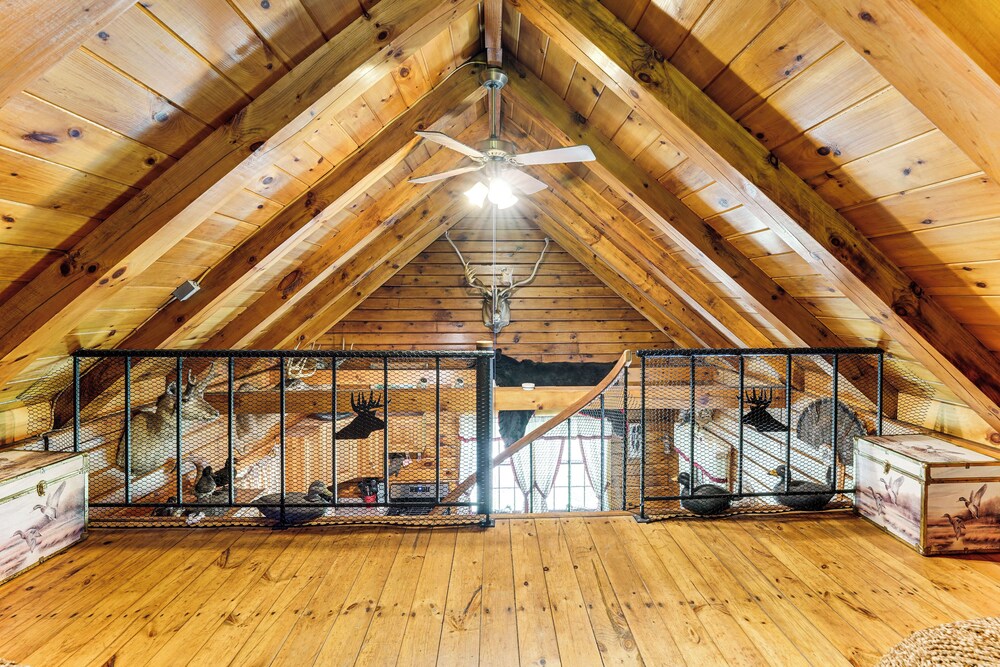 35 Mi to Acadia: Rustic Retreat in Orland!