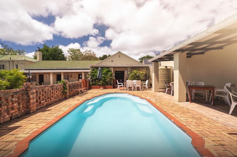 Oak Lodge Guesthouse