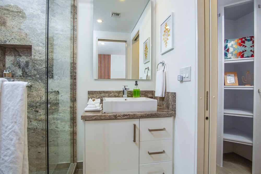 Beautiful 2 Bedroom Condominium Fully Equipped at the New Encantame Towers Verano 805