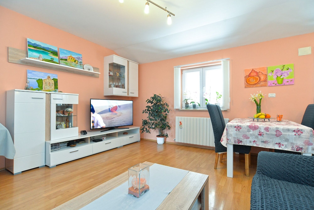 Apartment 1873 view 2