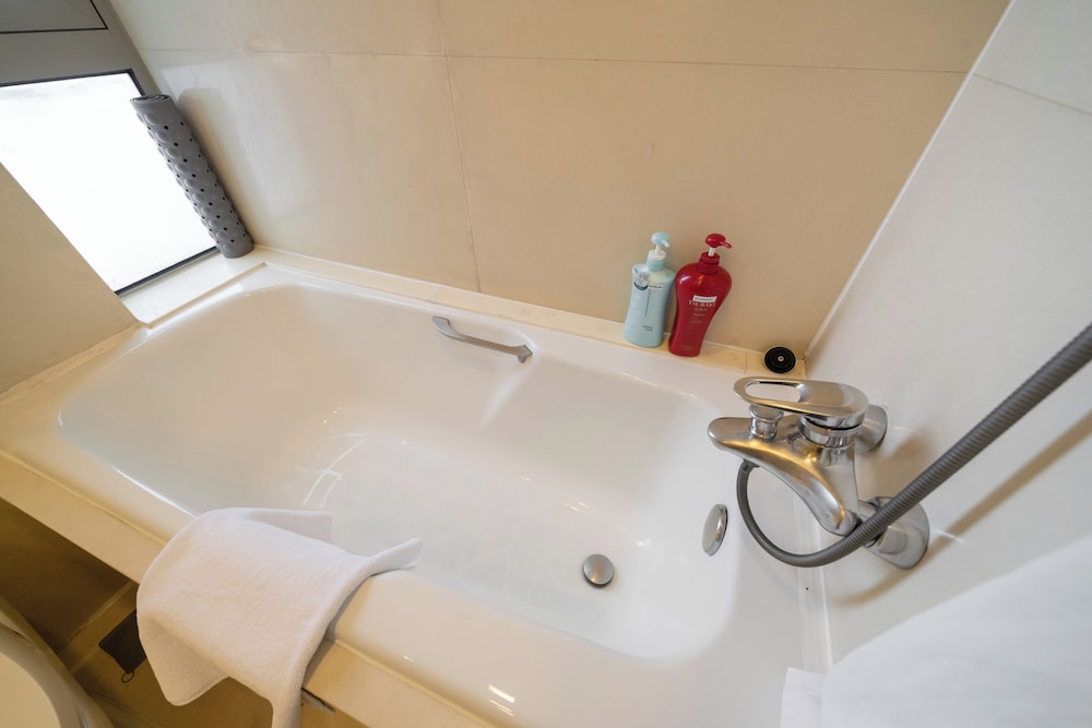 Tyms Modern 3BR 2BA Apt Near Metro