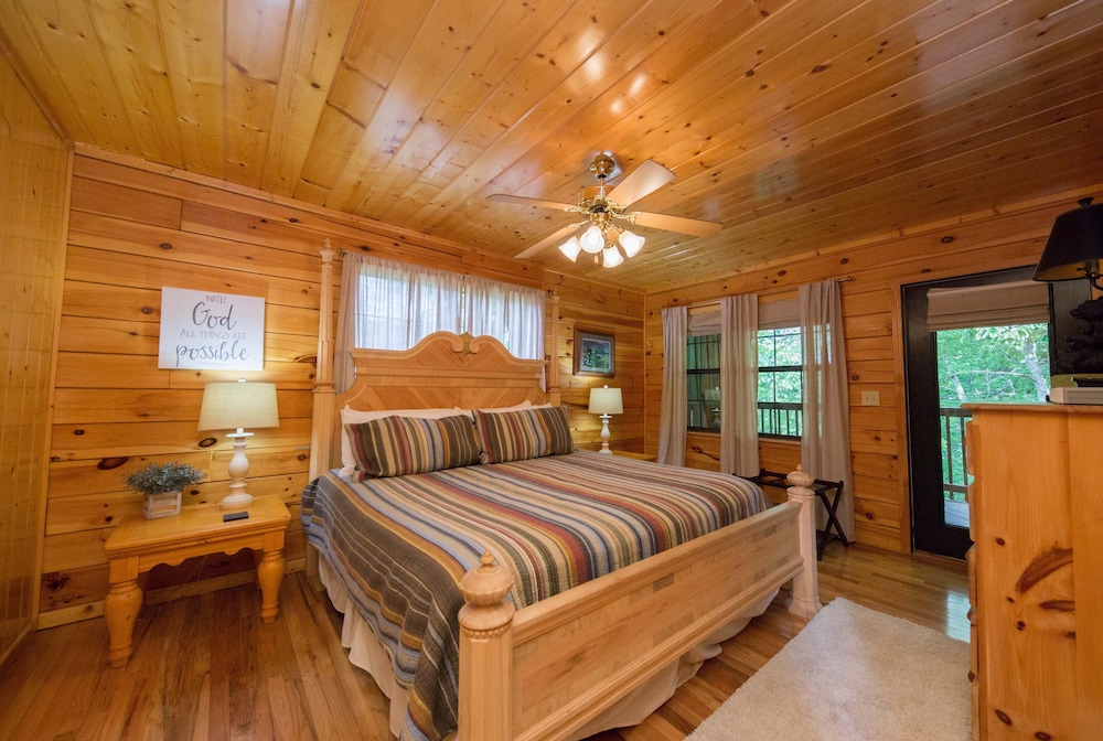 Drift Away - Two Bedroom Cabin view 3