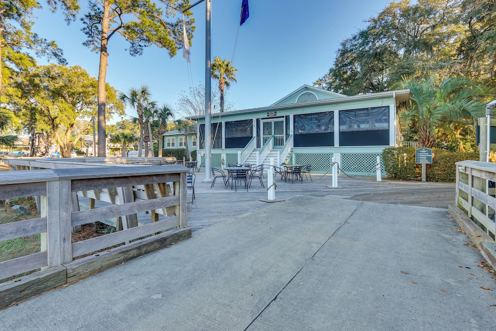 Waterfront Home on Dataw Island: Golf & Amenities!