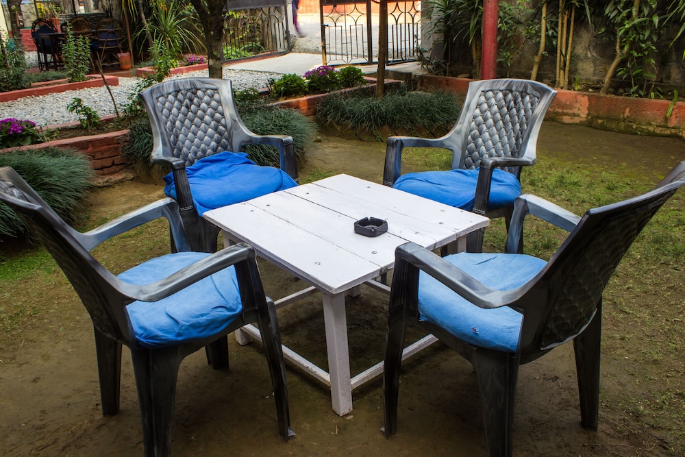 Giri Guest House