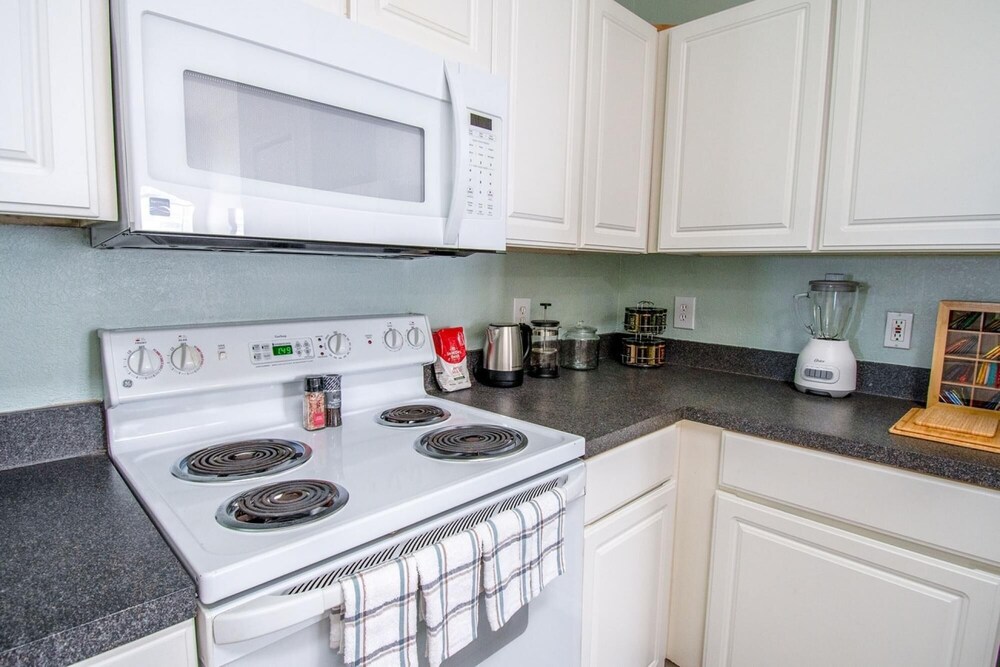 Jacksonville Vacations - Relax in Style in a Gorgeous Apartment - Property Image 2