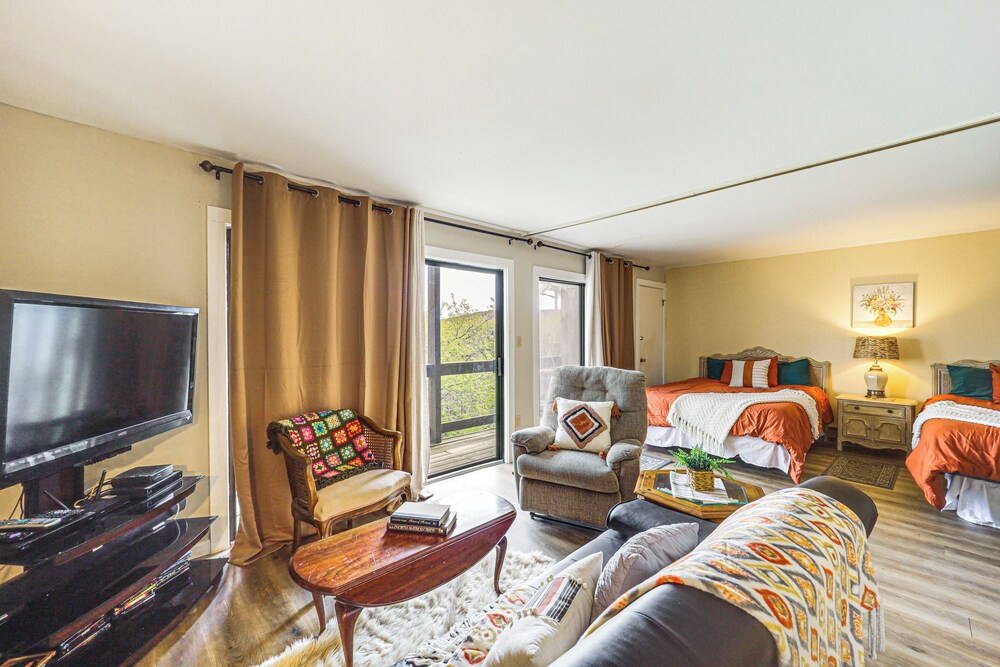 Walk to Hiking & Skiing: Beech Mountain Condo