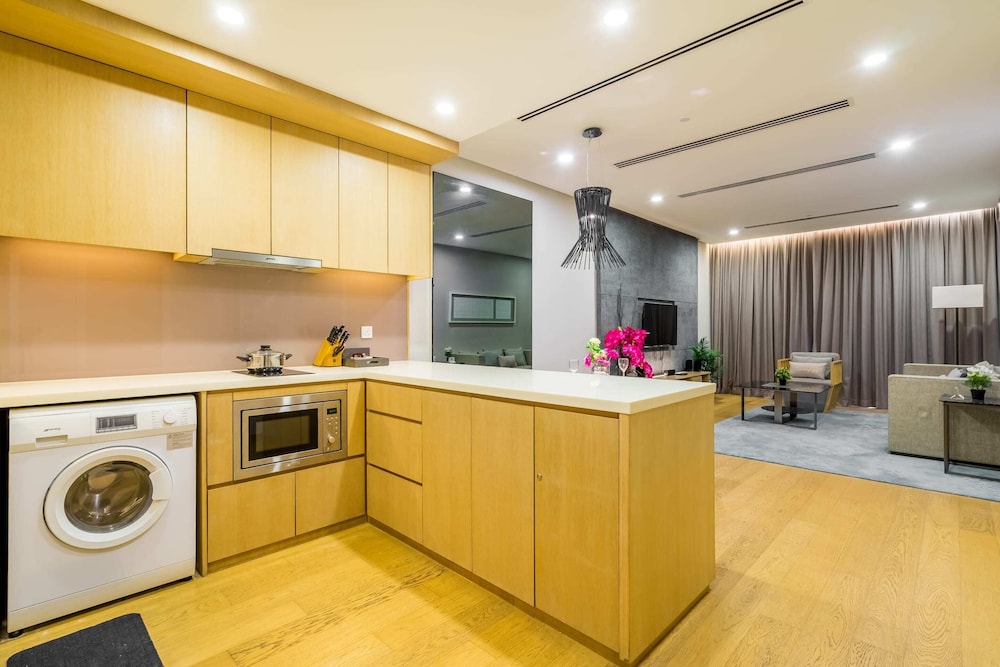 188 Luxury Suites by Plush