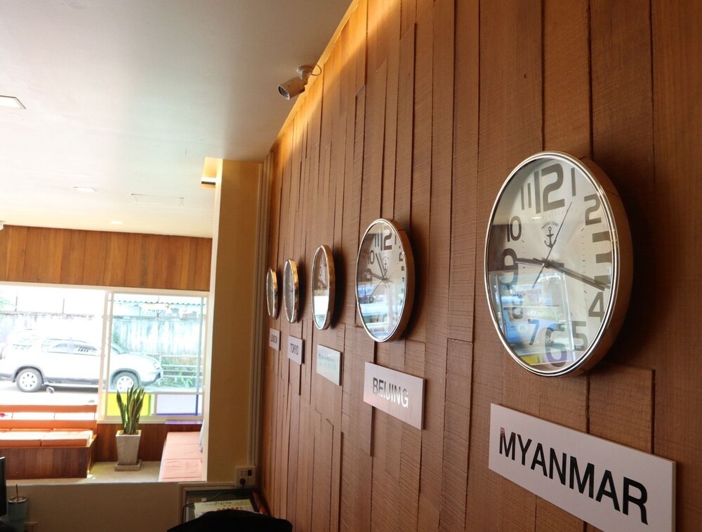 Lobby & Reception