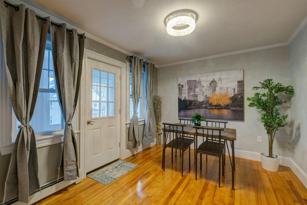 Spacious 2bd 1ba Free Parking 3D Tour — Boston