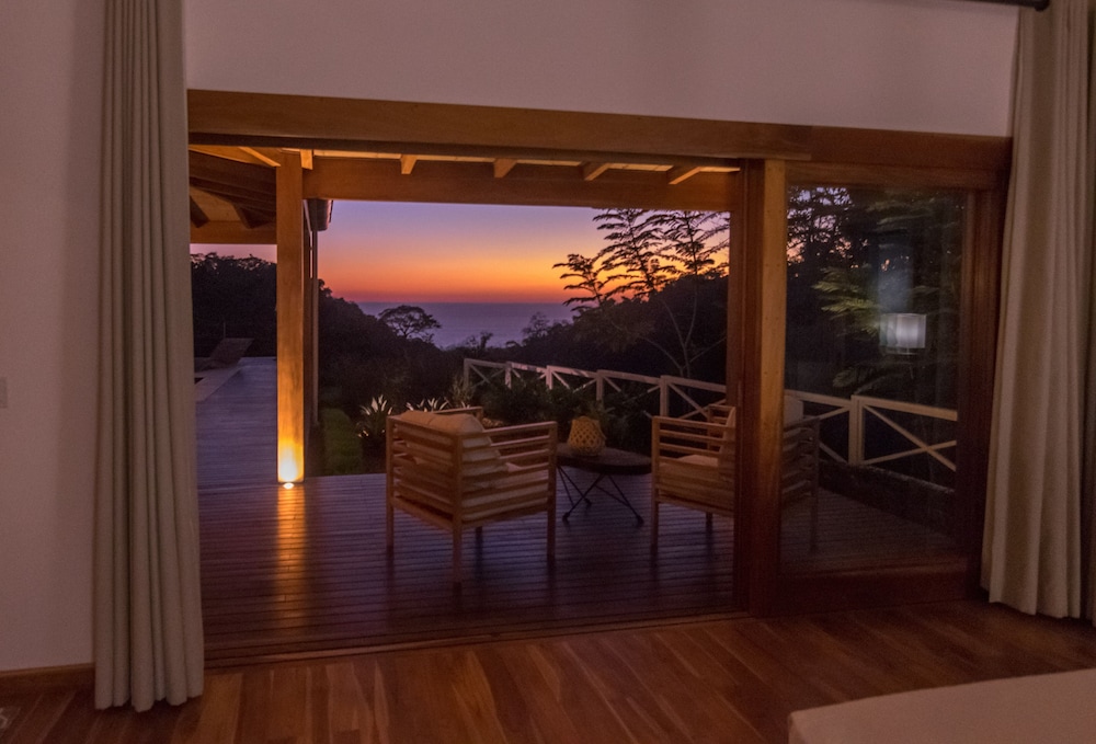 Hermosa-Hills Luxury Villas view 3