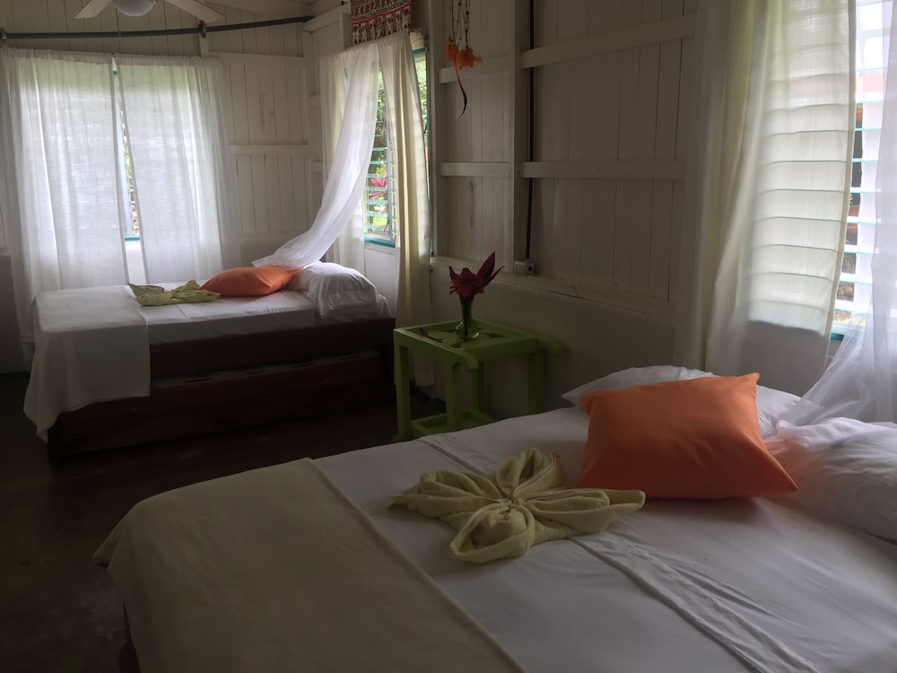 Cinco Ceibas Lodge
