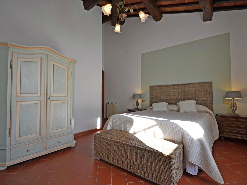 Villa in Tuscany With Pool Near Cortona