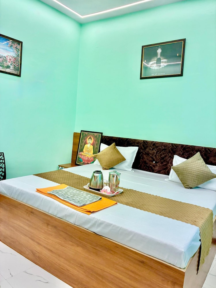 Atharv hotel