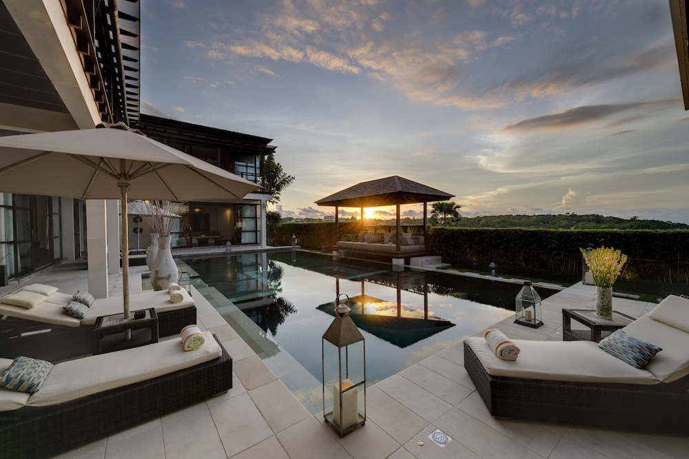 Villa Jamalu by Nakula view 2