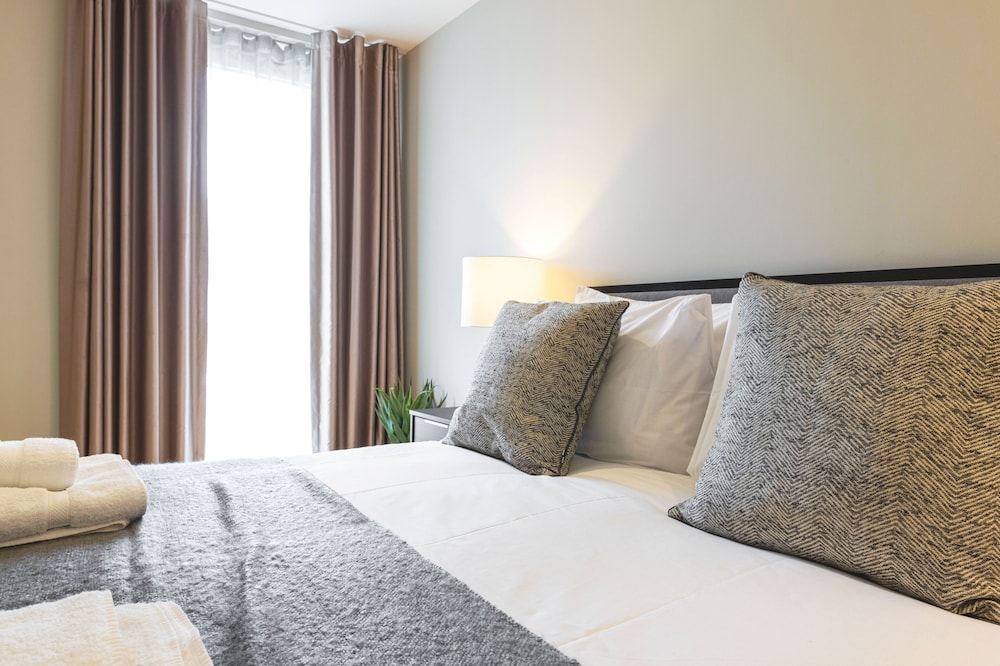 Accomodo London Southbank - Spacious & Elegant Apartments near Big Ben & London Eye