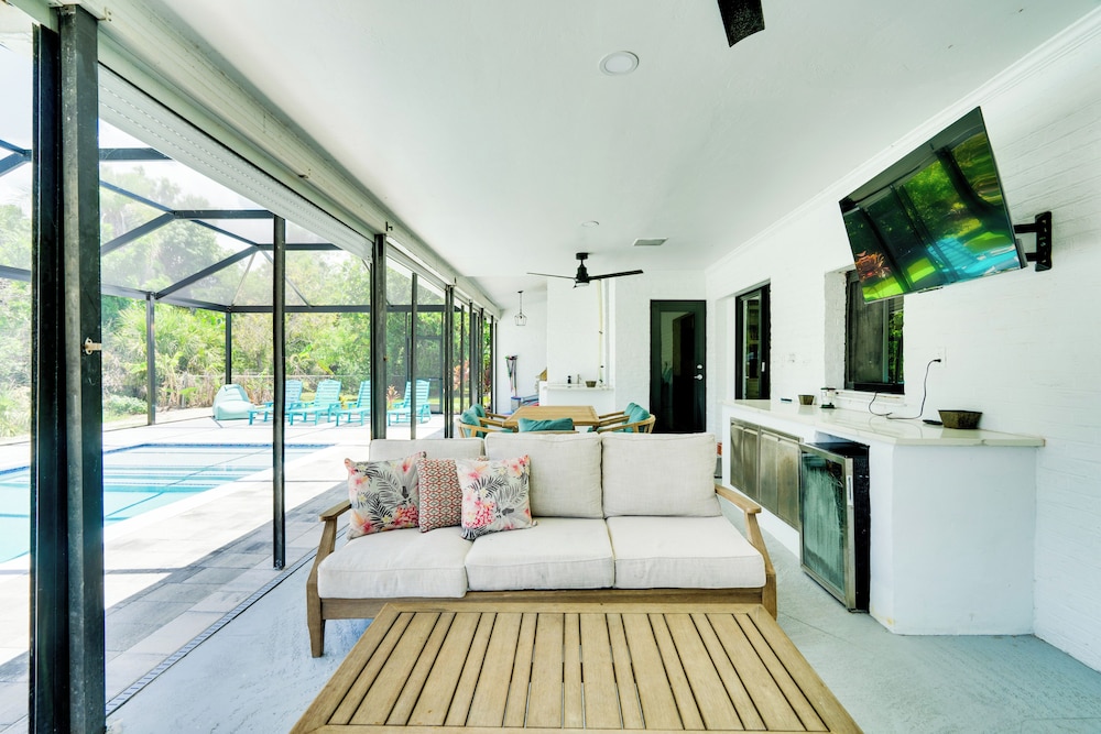 7 Mi Fort Myers Beach: Luxe 'mai Tai Villa'