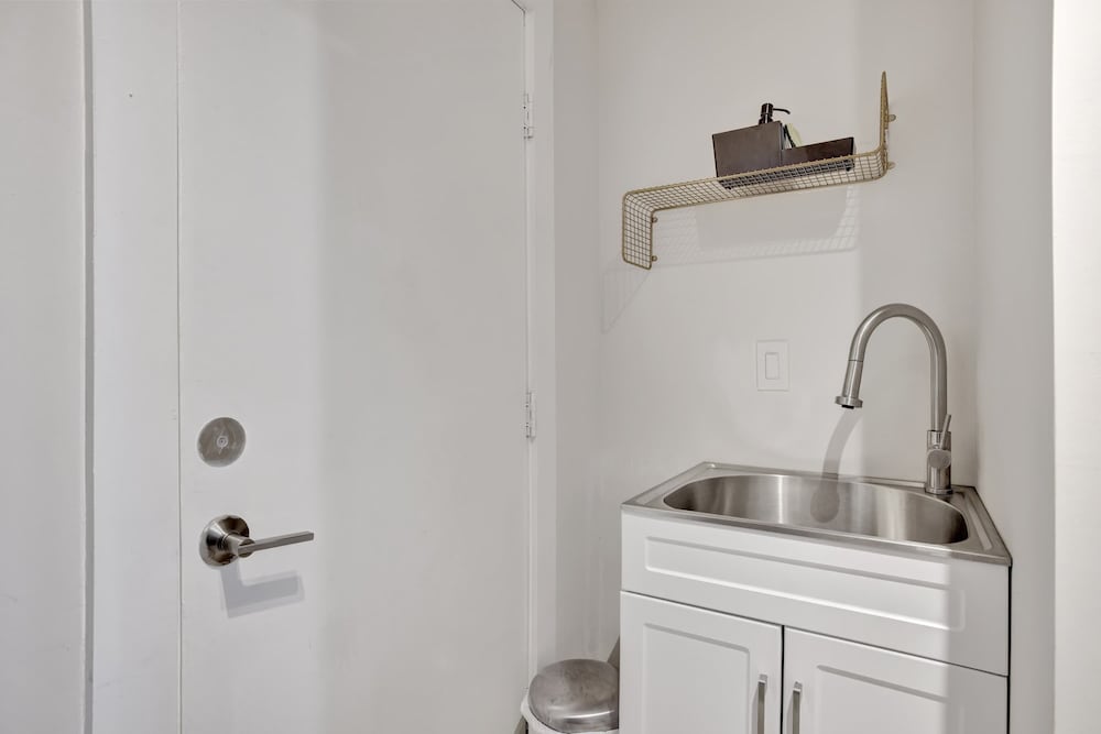 Sunshine Retreat Studio for 2!