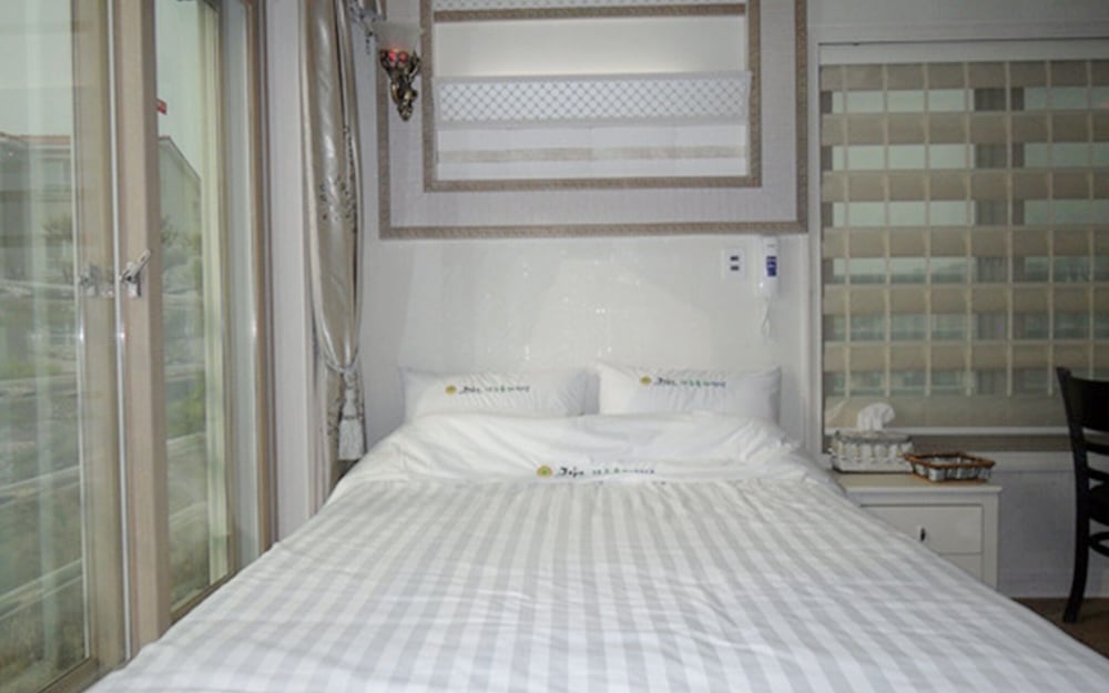 Jeju Jajuolle Pension and Guest House view 3