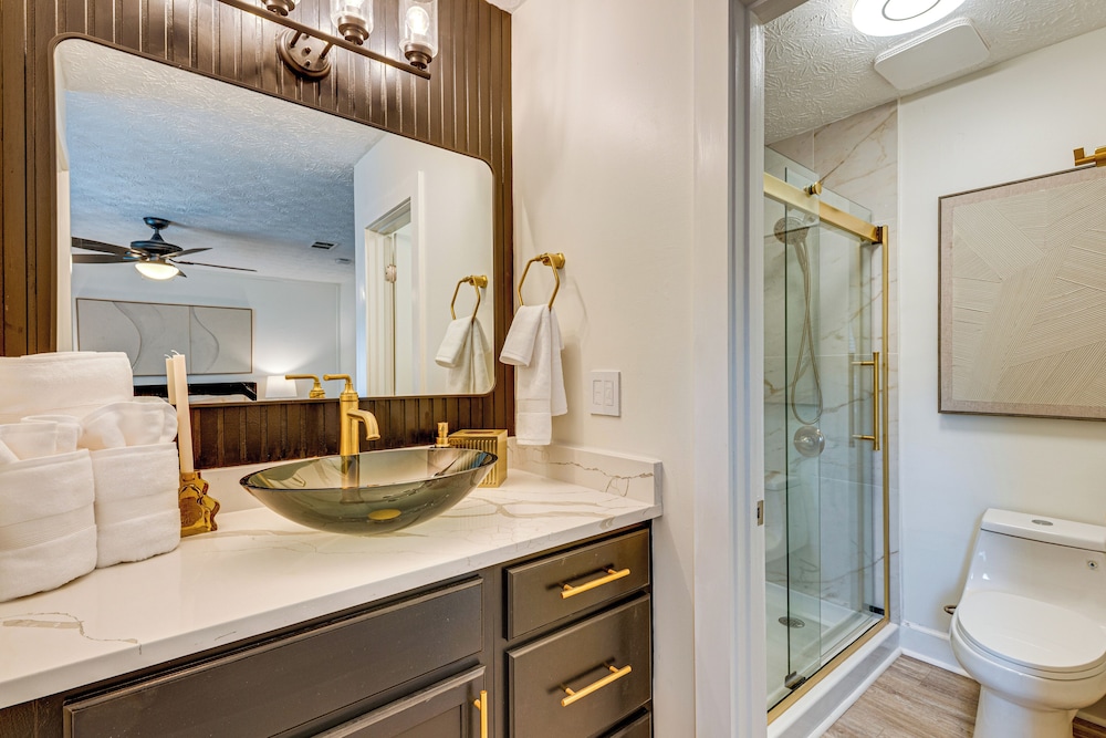 Near Gicc & ATL Airport: Modern Townhome!