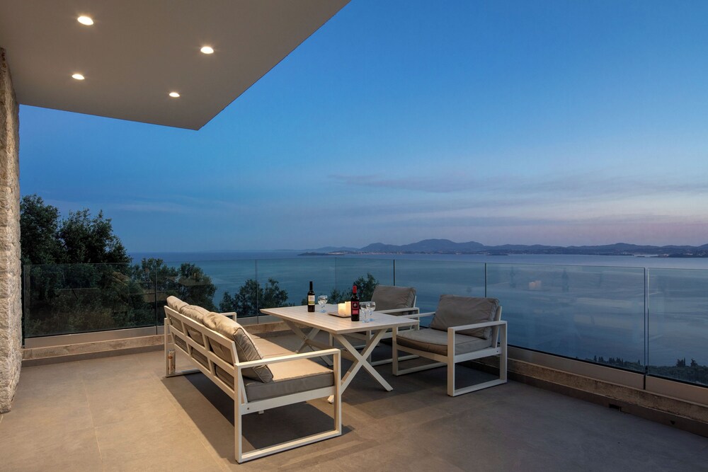 Villa Ouranos by WhiteDream Villas