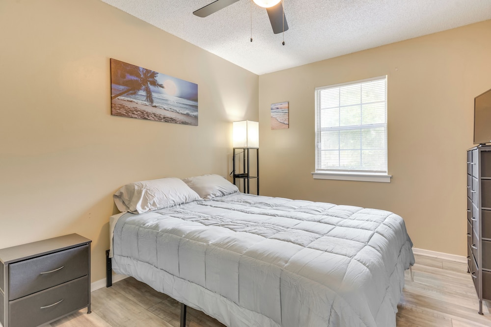 Game, Swim & Explore: Family Home in Pensacola