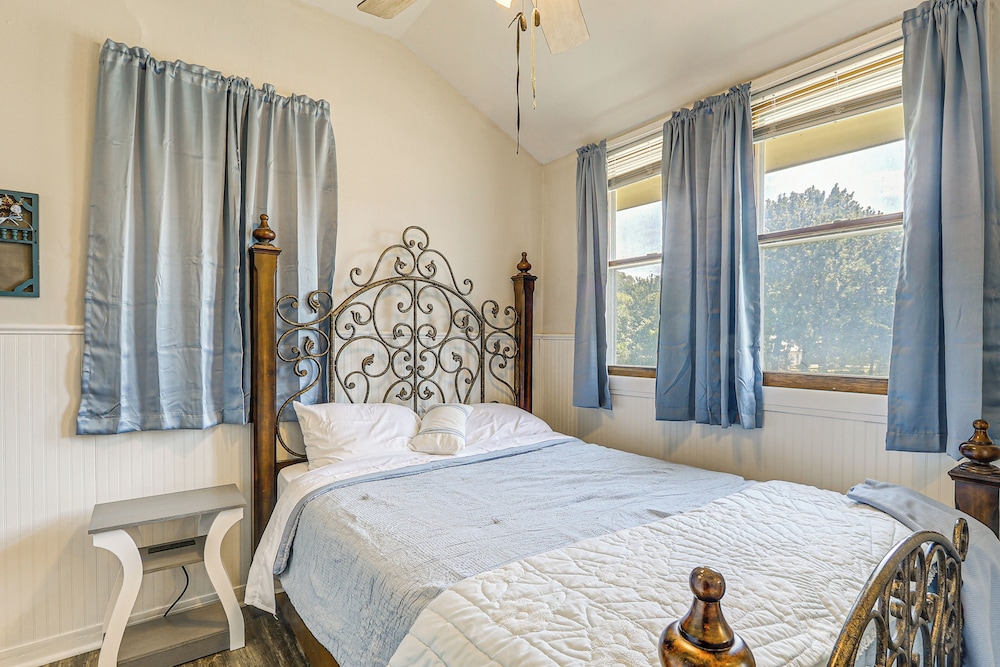 Near Walnut Valley Festival: Convenient Apartment!
