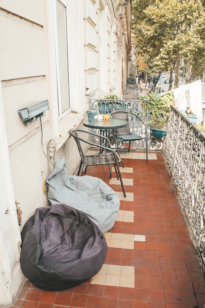 Opera Rooms&Hostel