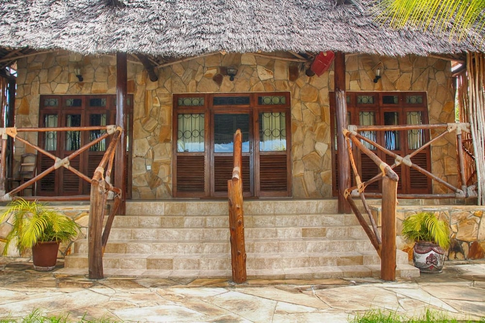 Zan Oceans Resort