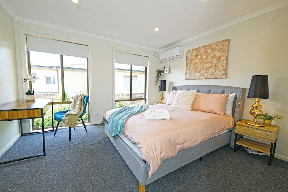 Maroondah 3BR Brick House