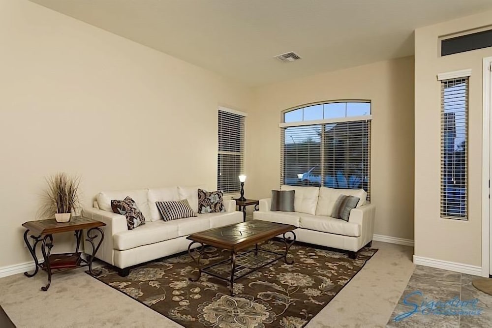 Pleasant Surprise By Signature Vacation Rentals