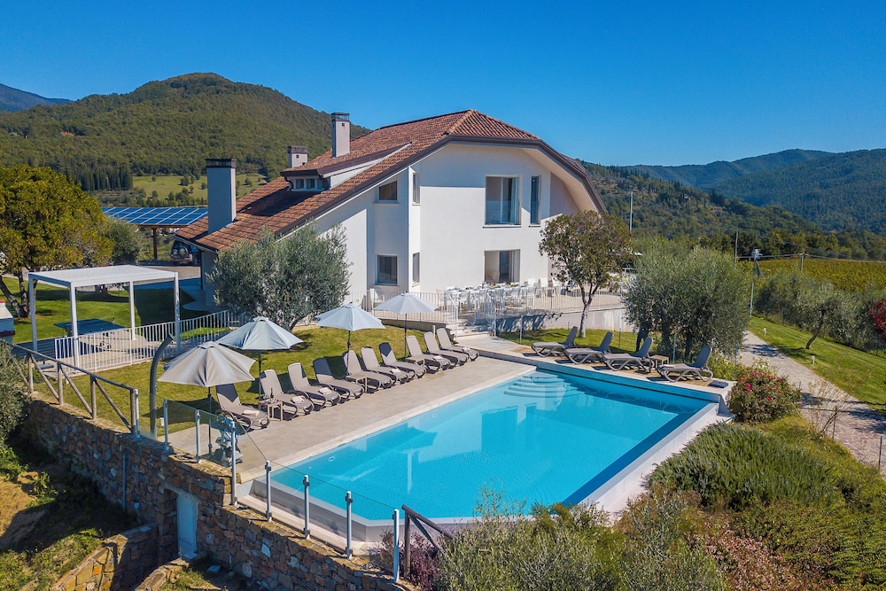 Villa Chimera White With Panoramic Pool