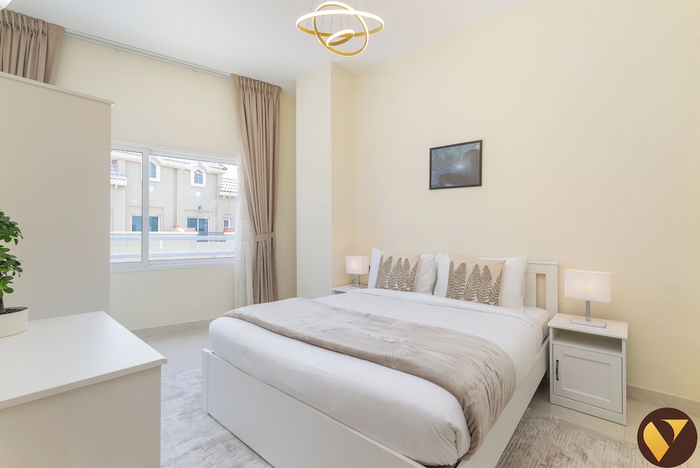 Spacious Pulse Smart Residence JVC