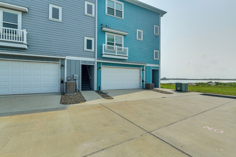 Walk to Beaches: Padre Island Escape w/ Dock