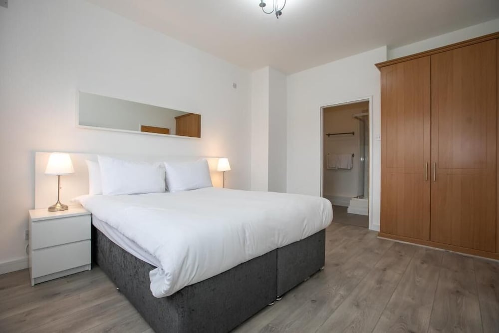 IFSC Townhouse Apartments