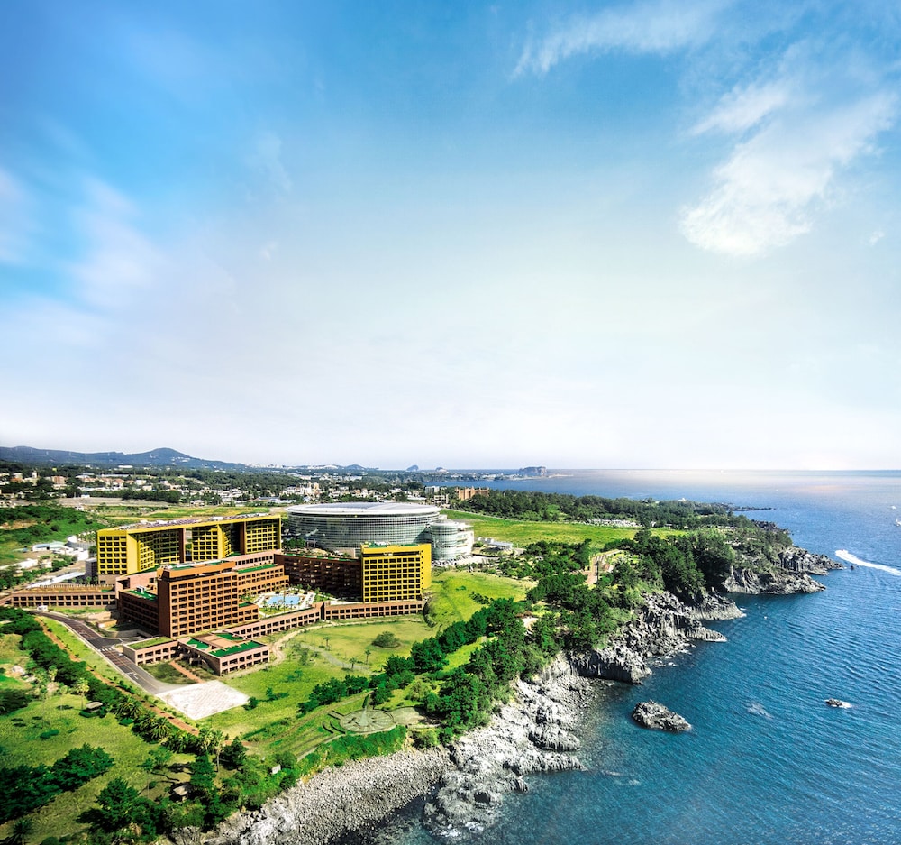 Booyoung Hotel & Resort