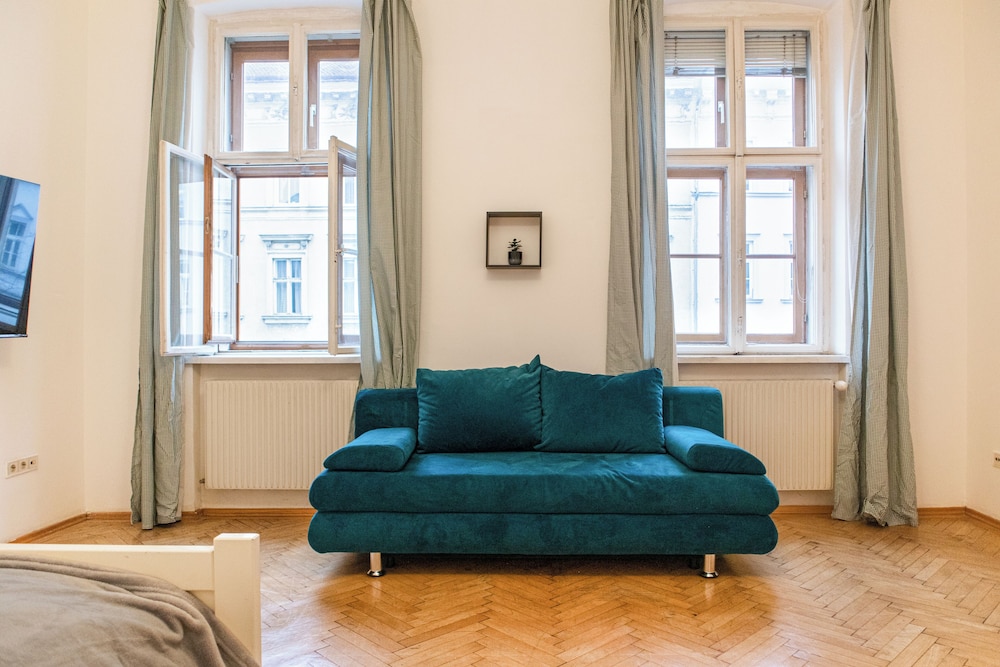 Comfort 3BR Apt Near Wiener Stadthalle