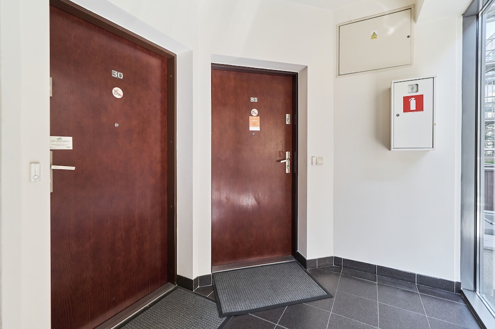 Modern Apartments Krawiecka by Renters view 3