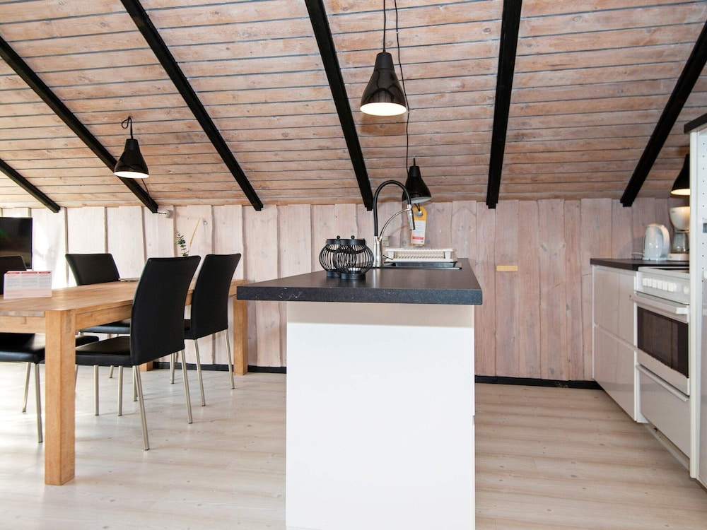 Cozy Dune Cottage Retreat-by Traum view 2