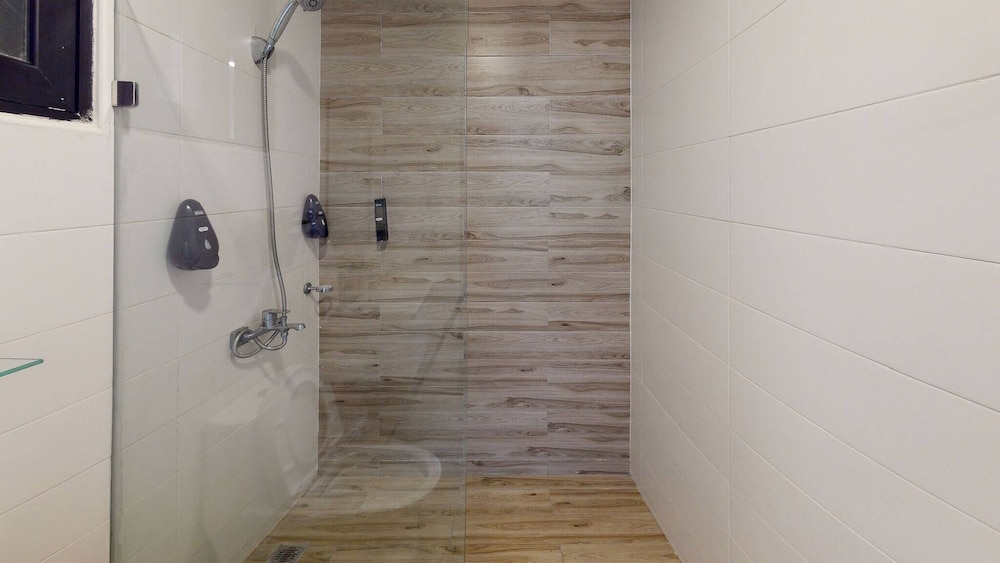 Luxury Condo 1 Br Pool Excellent Location