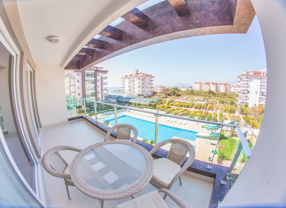 Moda Marine Apartments