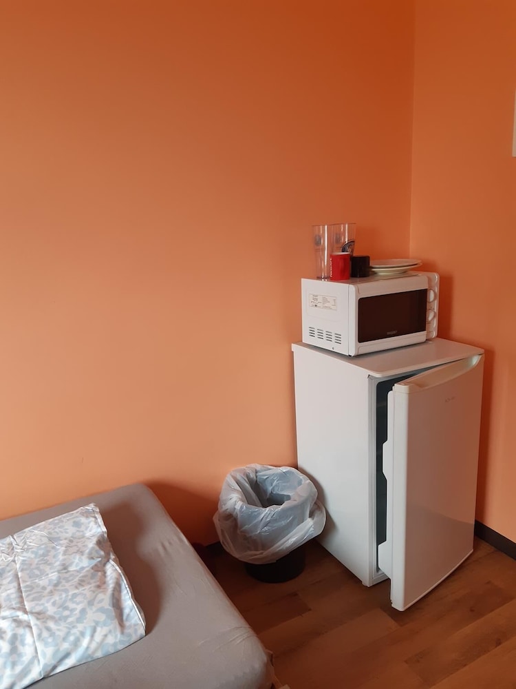 2-Rent Group Hostel Rooms&Apartments TUB19A