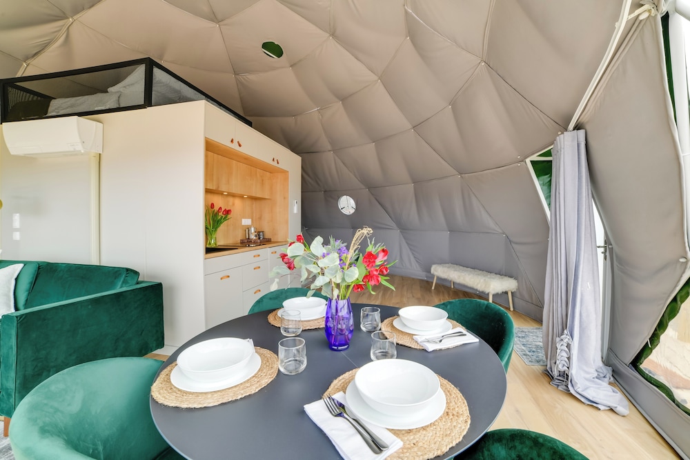 Glamping Getaway at The Coyote Dome in Franklin