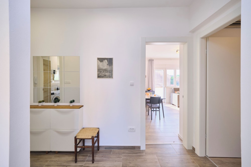 LAV Central Apartment by Litto