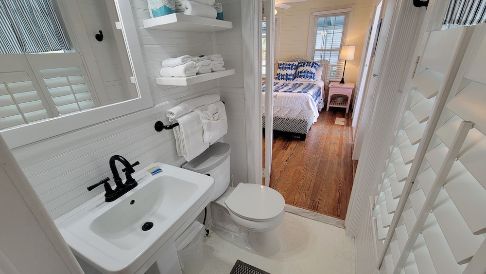 Twelve Palms Cottage by Tybee Vacation Rentals