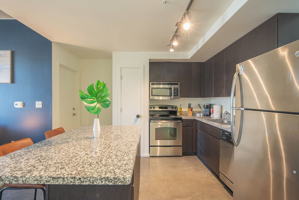 ROVE LIVING/KL - Roosevelt Point