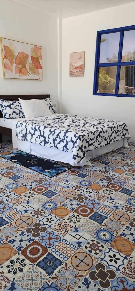 LA GRANDE SHORES Beach Resort